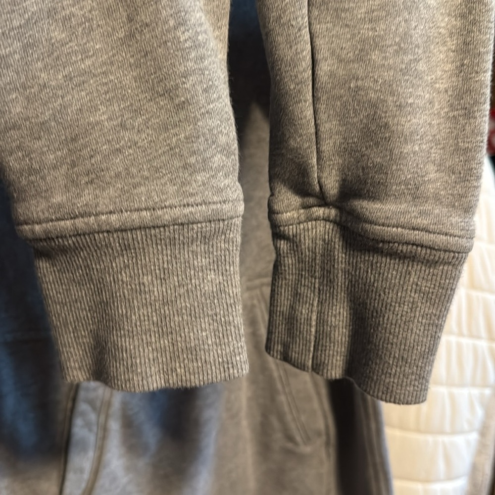 Lululemon Press Pause Pullover Sweatshirt Sz 2 Heathered Medium Grey 232 - Picture 3 of 6